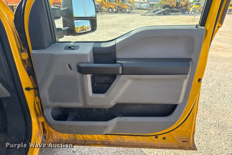 image for item EU2062 2019 Ford F350 Super Duty  utility bed pickup truck