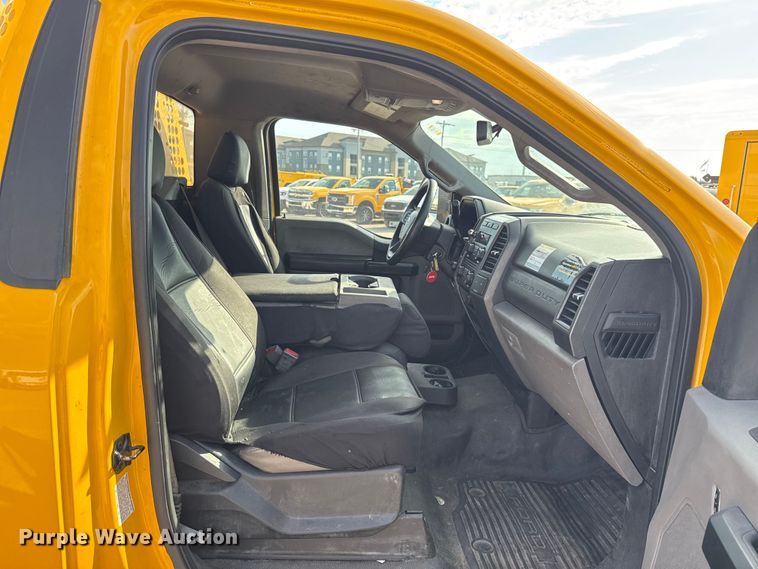 image for item EU2062 2019 Ford F350 Super Duty  utility bed pickup truck