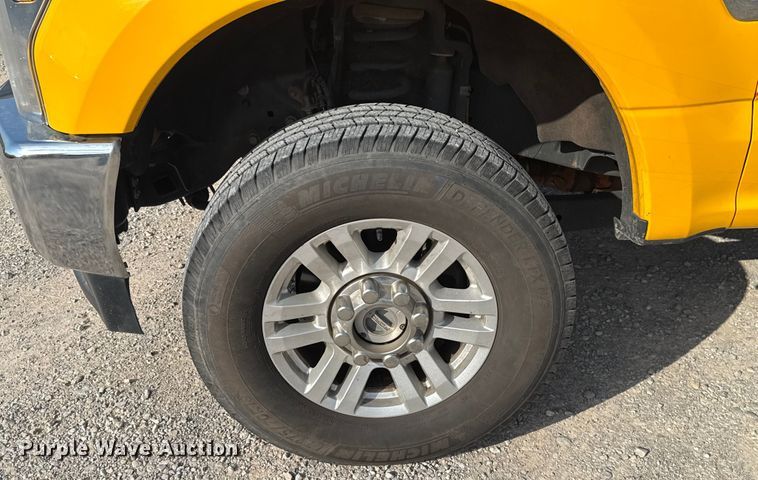 image for item EU2062 2019 Ford F350 Super Duty  utility bed pickup truck