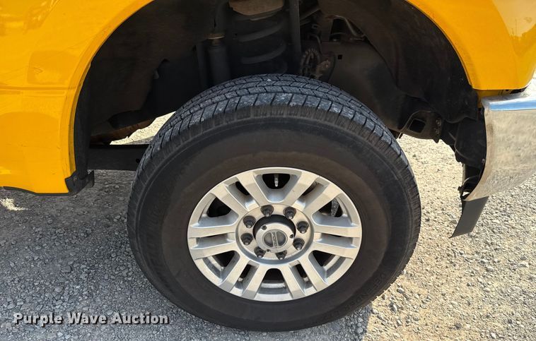 image for item EU2062 2019 Ford F350 Super Duty  utility bed pickup truck