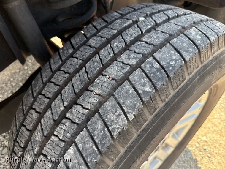 image for item EU2062 2019 Ford F350 Super Duty  utility bed pickup truck