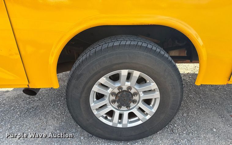 image for item EU2062 2019 Ford F350 Super Duty  utility bed pickup truck