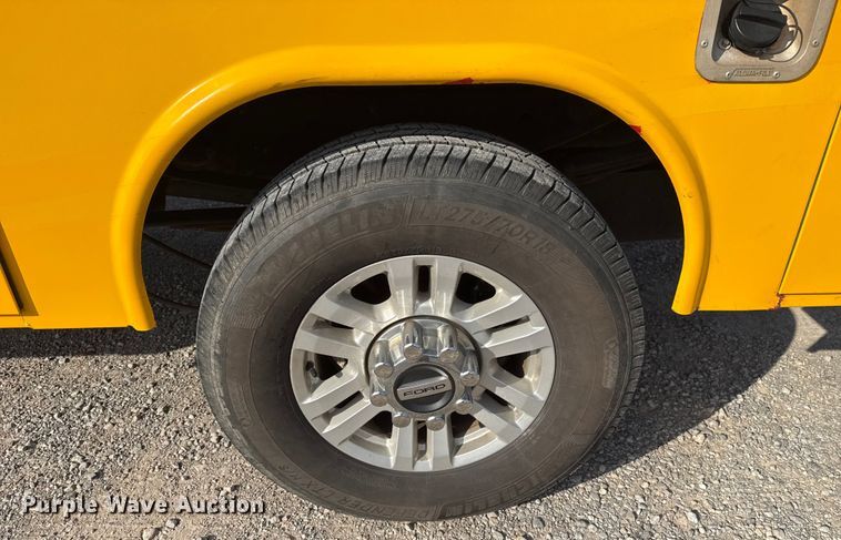 image for item EU2062 2019 Ford F350 Super Duty  utility bed pickup truck