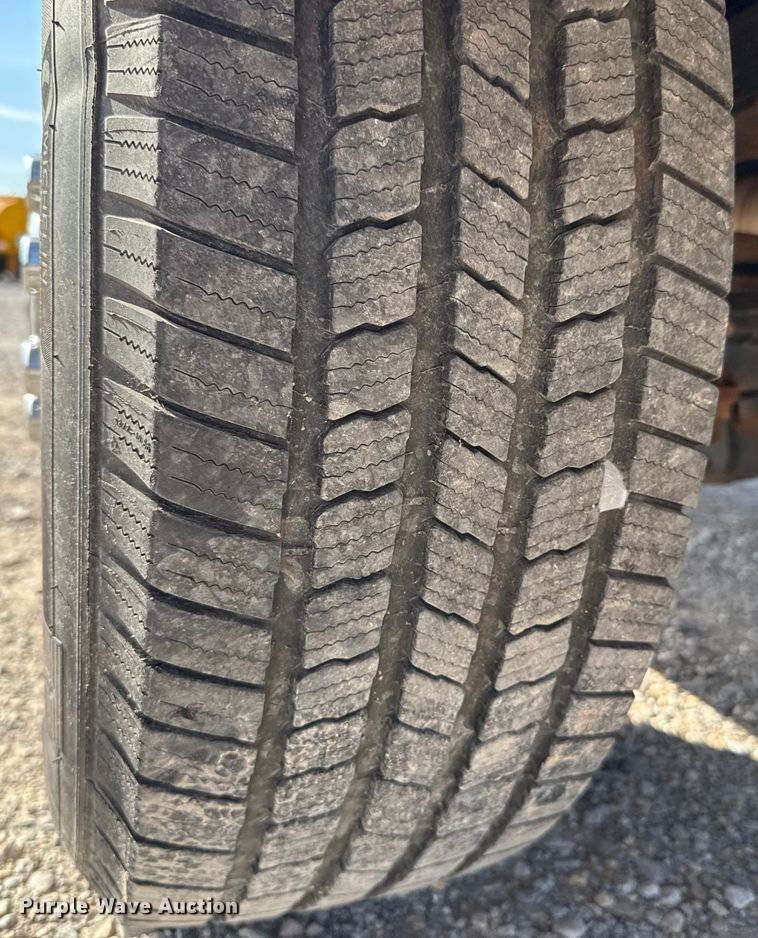 image for item EU2062 2019 Ford F350 Super Duty  utility bed pickup truck