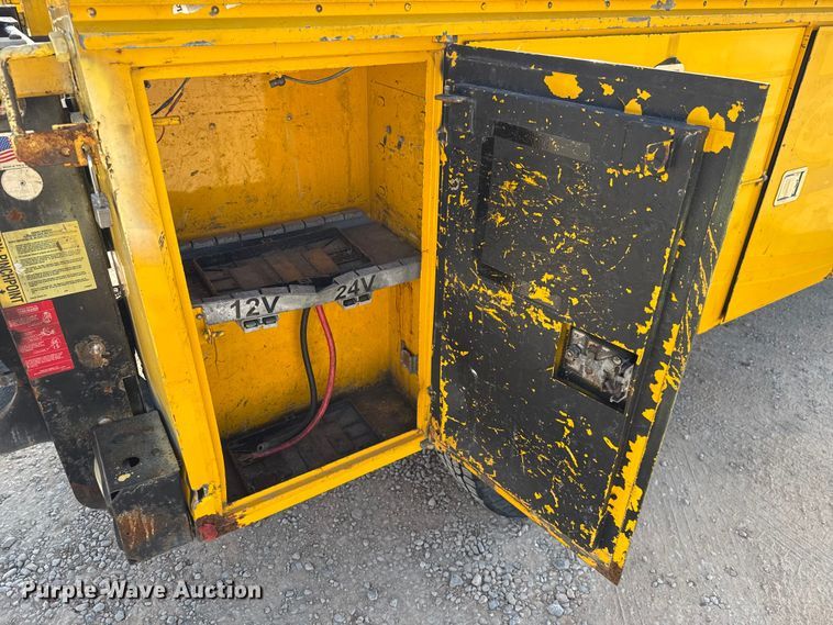 image for item EU2064 2015 Ford F250 utility bed pickup truck