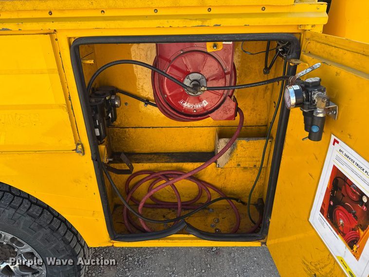 image for item EU2064 2015 Ford F250 utility bed pickup truck