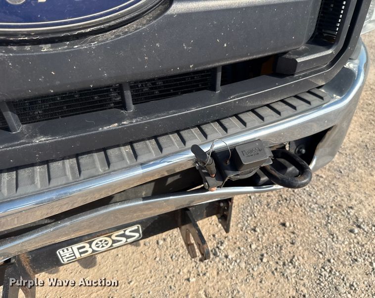 image for item EU2064 2015 Ford F250 utility bed pickup truck