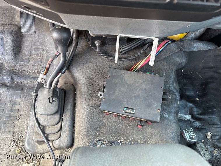 image for item EU2064 2015 Ford F250 utility bed pickup truck