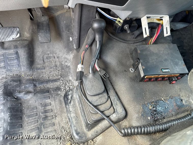 image for item EU2064 2015 Ford F250 utility bed pickup truck