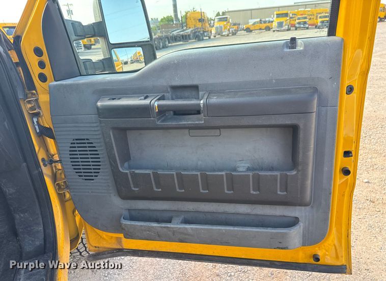 image for item EU2064 2015 Ford F250 utility bed pickup truck