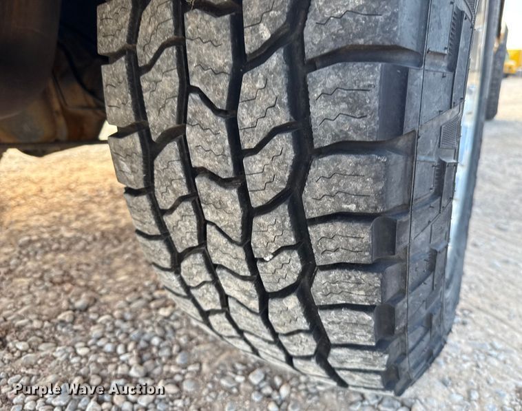 image for item EU2064 2015 Ford F250 utility bed pickup truck