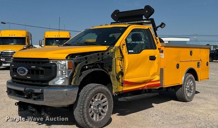image for item EU2065 2021 Ford F350 Super Duty  utility bed pickup truck