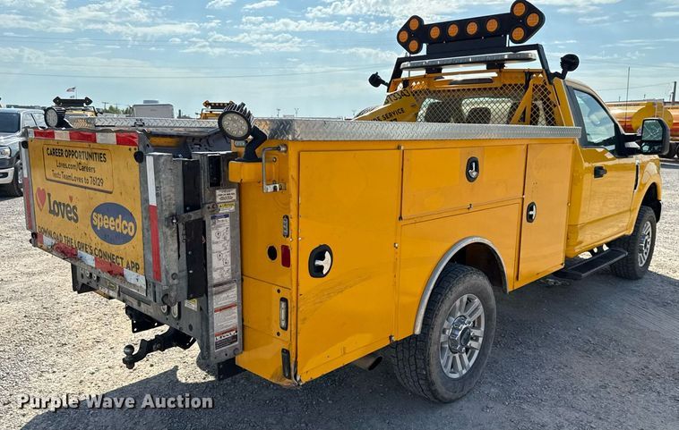 image for item EU2065 2021 Ford F350 Super Duty  utility bed pickup truck