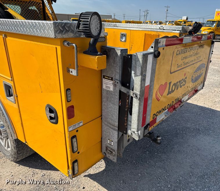 image for item EU2065 2021 Ford F350 Super Duty  utility bed pickup truck