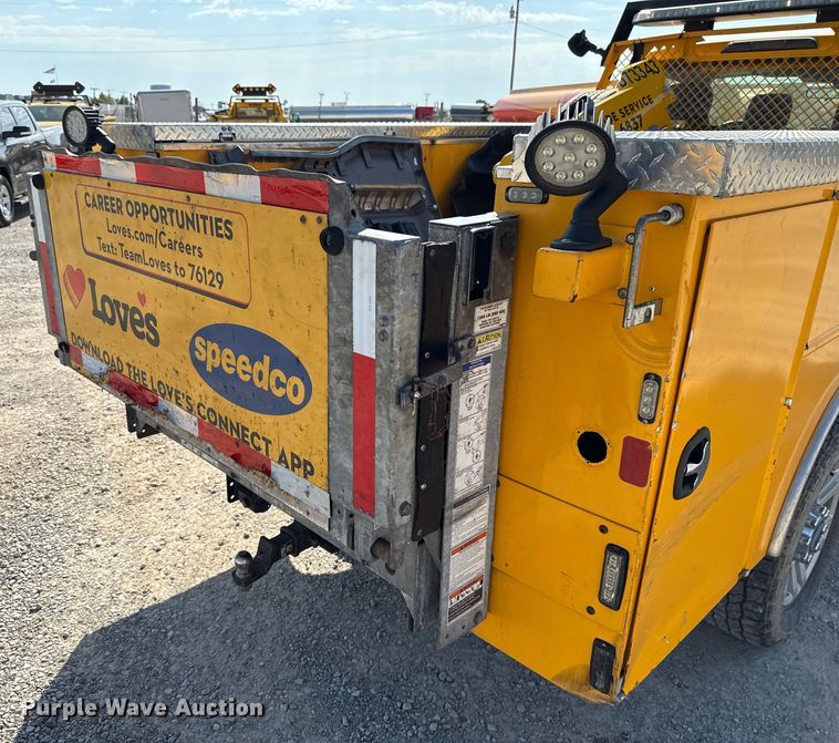 image for item EU2065 2021 Ford F350 Super Duty  utility bed pickup truck