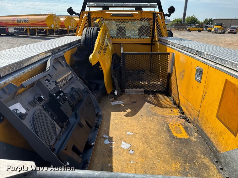 image for item EU2065 2021 Ford F350 Super Duty  utility bed pickup truck
