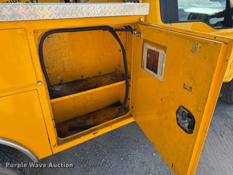 image for item EU2065 2021 Ford F350 Super Duty  utility bed pickup truck