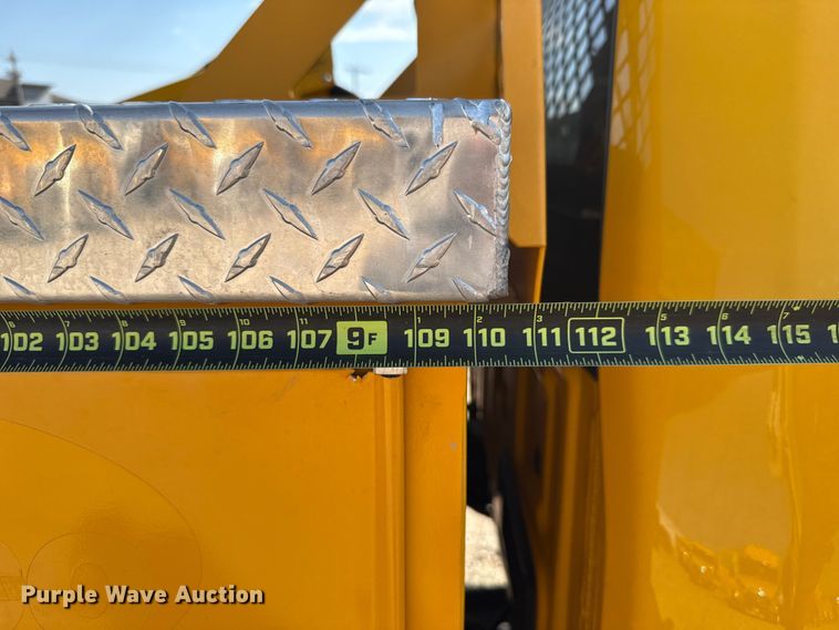 image for item EU2065 2021 Ford F350 Super Duty  utility bed pickup truck