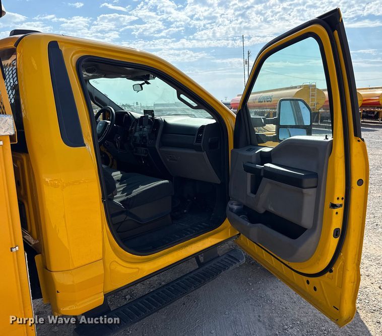 image for item EU2065 2021 Ford F350 Super Duty  utility bed pickup truck