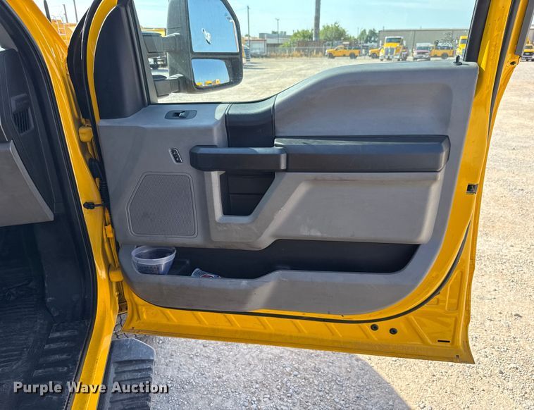 image for item EU2065 2021 Ford F350 Super Duty  utility bed pickup truck