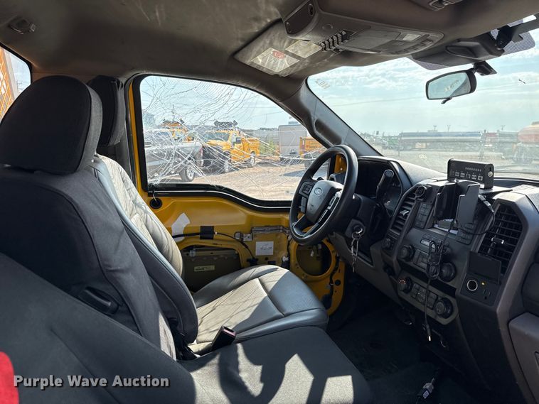 image for item EU2065 2021 Ford F350 Super Duty  utility bed pickup truck