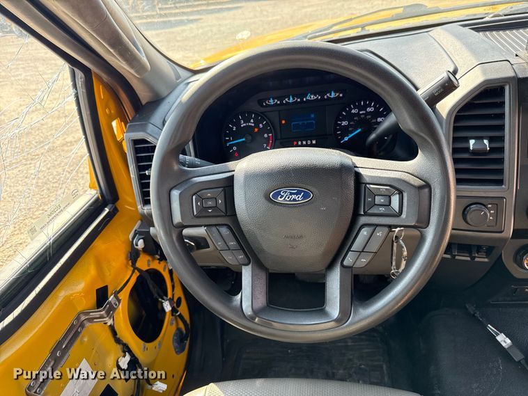 image for item EU2065 2021 Ford F350 Super Duty  utility bed pickup truck