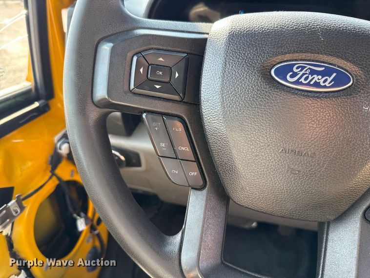 image for item EU2065 2021 Ford F350 Super Duty  utility bed pickup truck