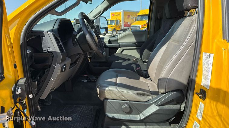 image for item EU2065 2021 Ford F350 Super Duty  utility bed pickup truck