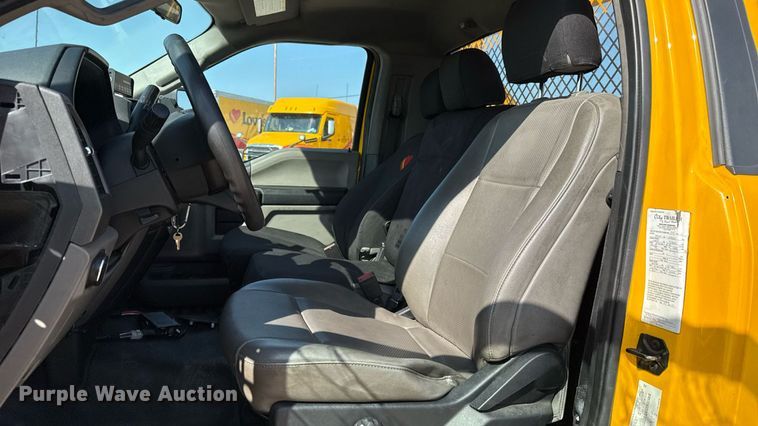 image for item EU2065 2021 Ford F350 Super Duty  utility bed pickup truck