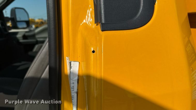 image for item EU2065 2021 Ford F350 Super Duty  utility bed pickup truck