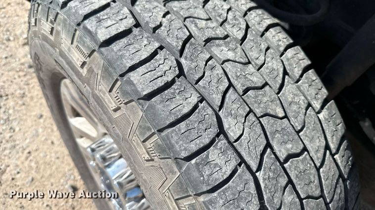 image for item EU2065 2021 Ford F350 Super Duty  utility bed pickup truck