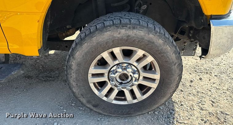 image for item EU2065 2021 Ford F350 Super Duty  utility bed pickup truck