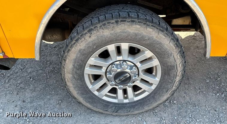 image for item EU2065 2021 Ford F350 Super Duty  utility bed pickup truck