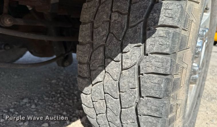 image for item EU2065 2021 Ford F350 Super Duty  utility bed pickup truck