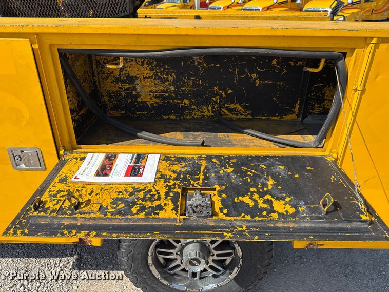 image for item EU2066 2016 Chevrolet Silverado 3500HD utility bed pickup truck