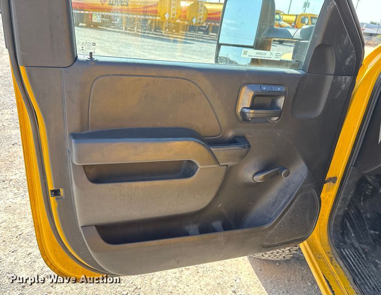 image for item EU2066 2016 Chevrolet Silverado 3500HD utility bed pickup truck