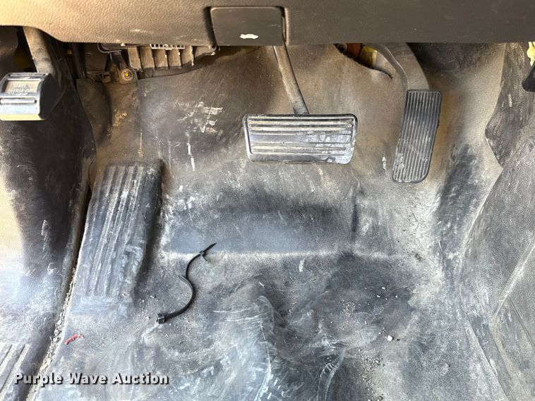 image for item EU2066 2016 Chevrolet Silverado 3500HD utility bed pickup truck