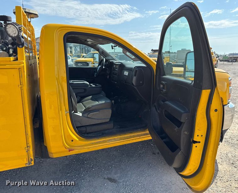 image for item EU2066 2016 Chevrolet Silverado 3500HD utility bed pickup truck