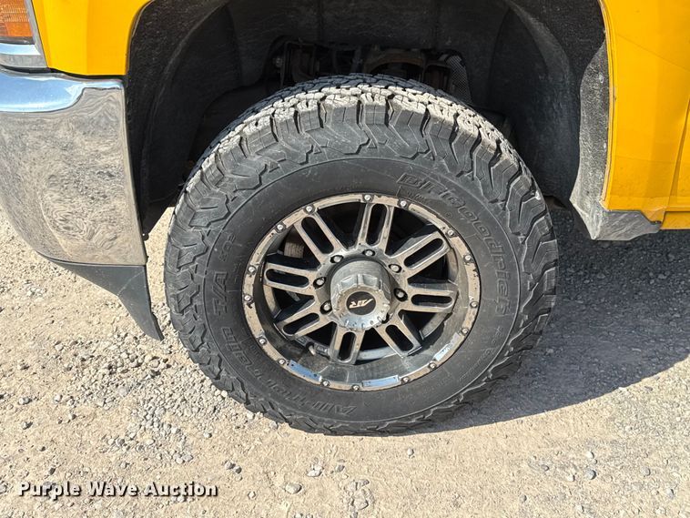 image for item EU2066 2016 Chevrolet Silverado 3500HD utility bed pickup truck