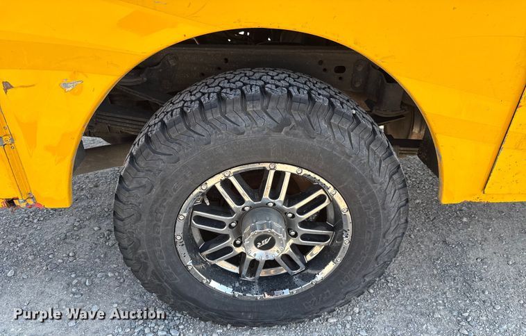 image for item EU2066 2016 Chevrolet Silverado 3500HD utility bed pickup truck