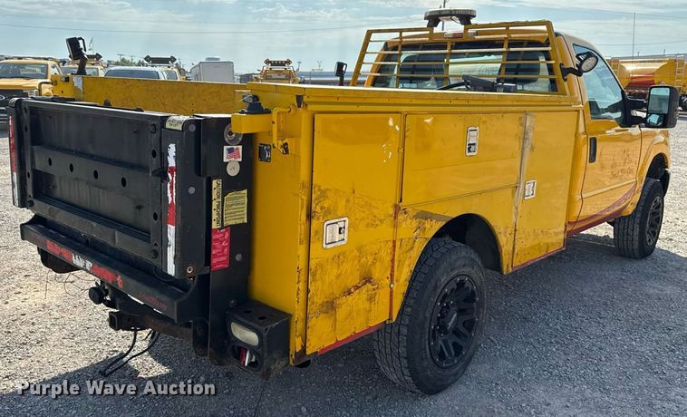 image for item EU2067 2015 Ford F350 Super Duty  utility bed pickup truck