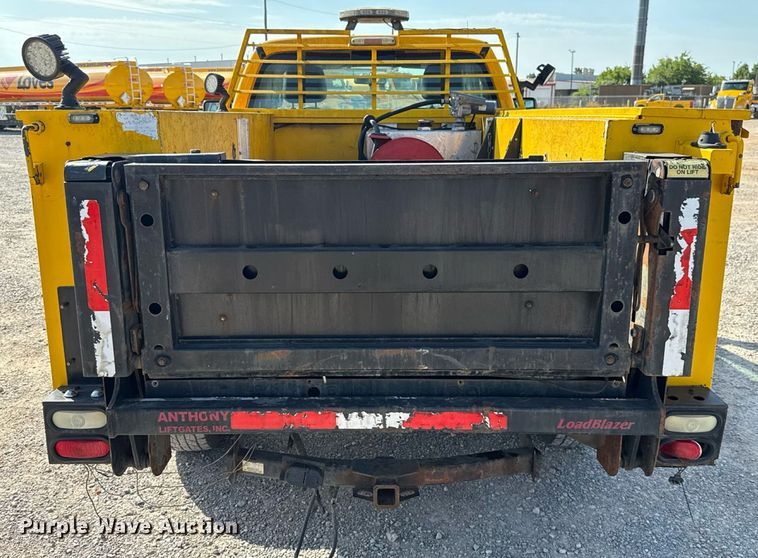 image for item EU2067 2015 Ford F350 Super Duty  utility bed pickup truck