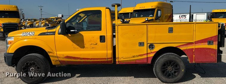 image for item EU2067 2015 Ford F350 Super Duty  utility bed pickup truck