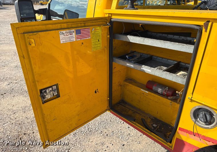 image for item EU2067 2015 Ford F350 Super Duty  utility bed pickup truck