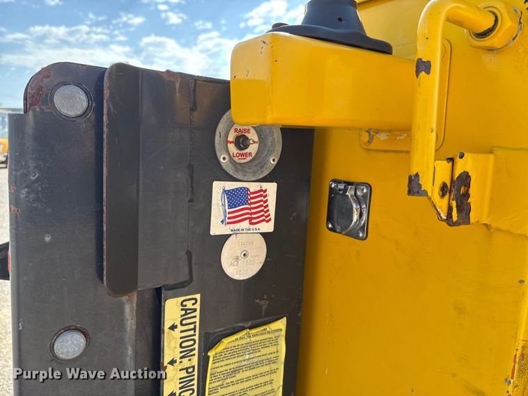 image for item EU2067 2015 Ford F350 Super Duty  utility bed pickup truck