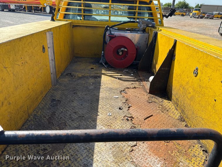 image for item EU2067 2015 Ford F350 Super Duty  utility bed pickup truck