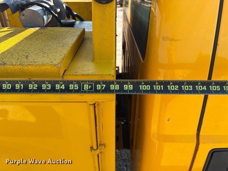 image for item EU2067 2015 Ford F350 Super Duty  utility bed pickup truck