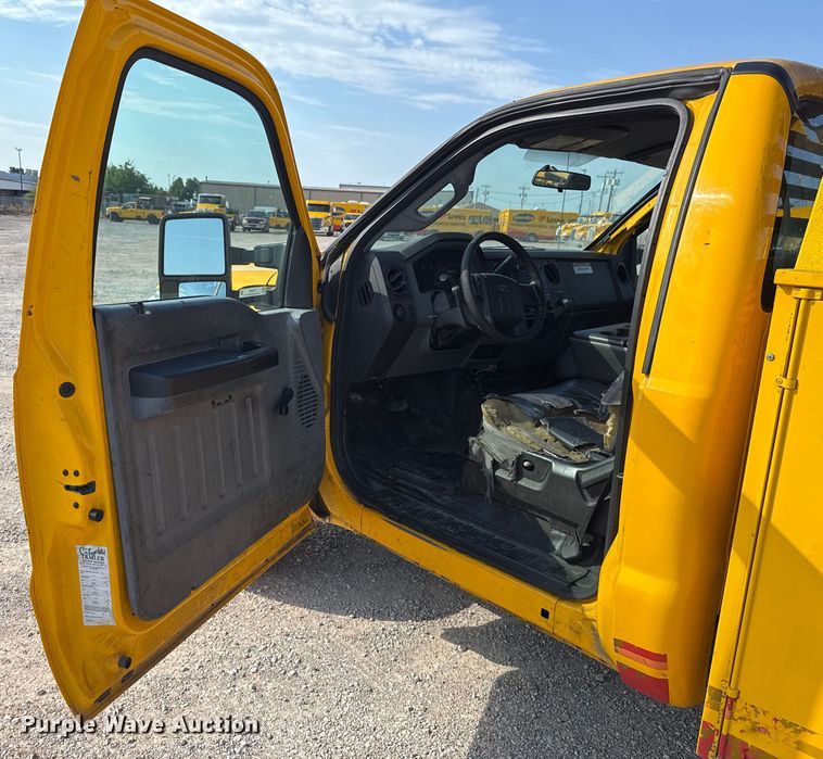 image for item EU2067 2015 Ford F350 Super Duty  utility bed pickup truck