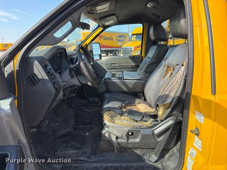 image for item EU2067 2015 Ford F350 Super Duty  utility bed pickup truck