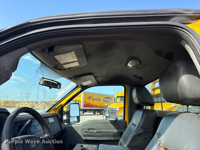 image for item EU2067 2015 Ford F350 Super Duty  utility bed pickup truck